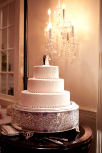 white round wedding cake classic