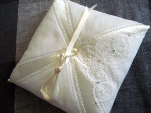 white lace ring pillow