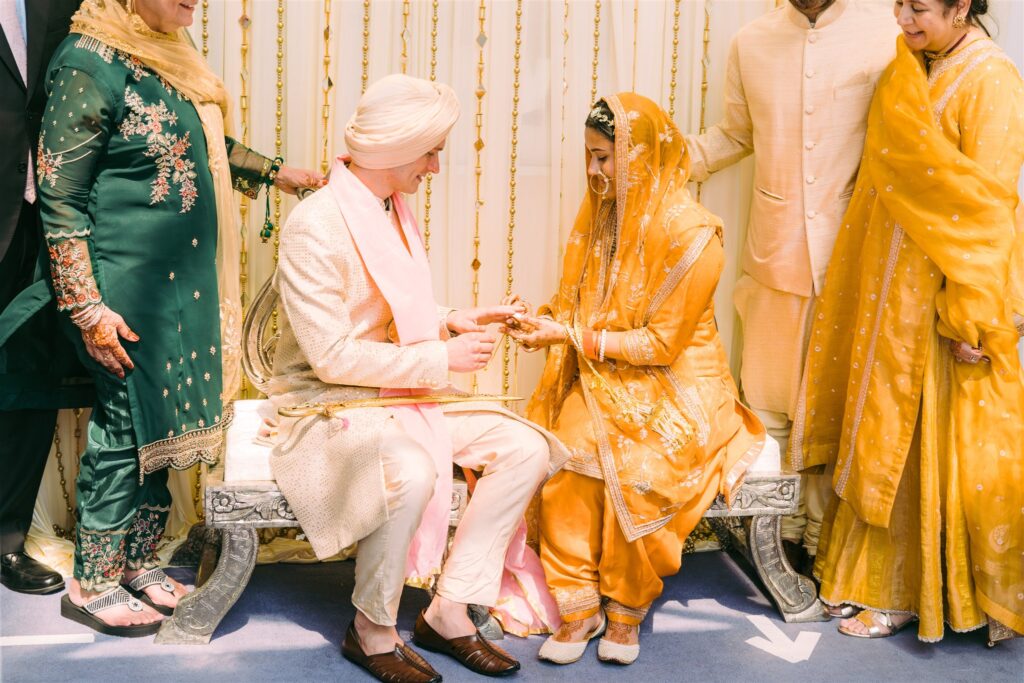 sikh-wedding-ceremony-fusion-ring-exchange