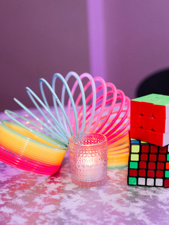 50th-birthday-party-80s-theme slinky rubiks cube